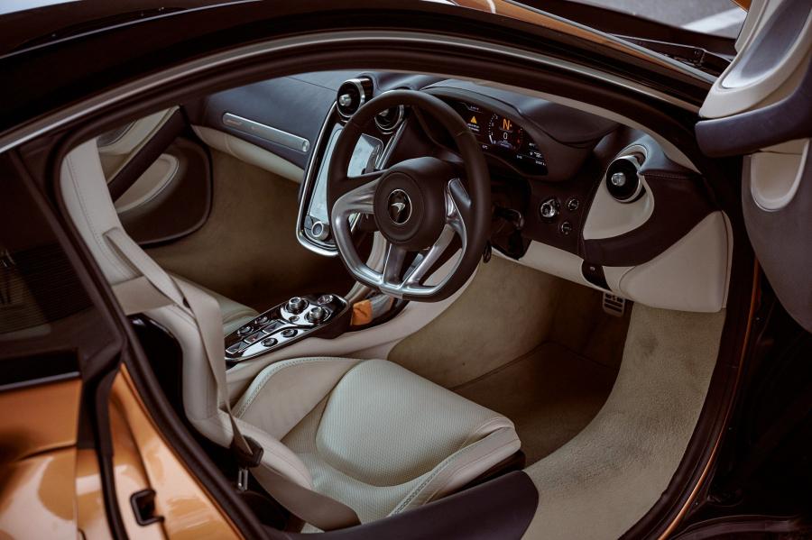 Торпедо McLaren GT 2019 года  (JP) (фото 18 из 38)